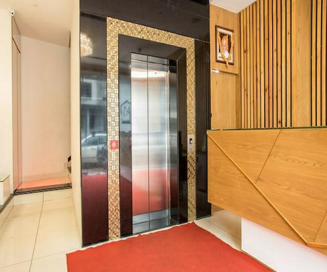 Cherrystay Kiran Inn Индор Екстериор снимка