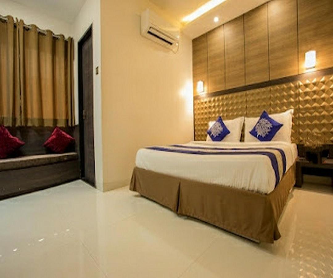 Cherrystay Kiran Inn Индор Екстериор снимка