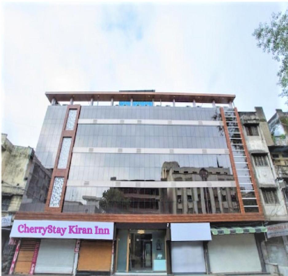 Cherrystay Kiran Inn Индор Екстериор снимка