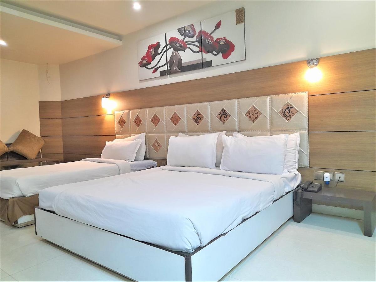 Cherrystay Kiran Inn Индор Екстериор снимка